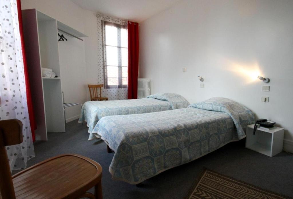 Hotel De L'Ours Coulommiers Zewnętrze zdjęcie