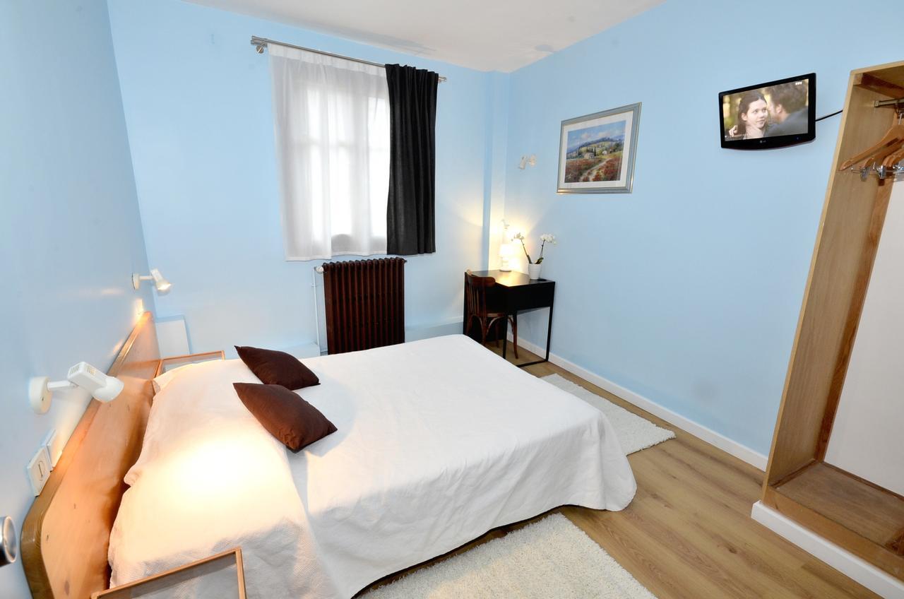 Hotel De L'Ours Coulommiers Zewnętrze zdjęcie
