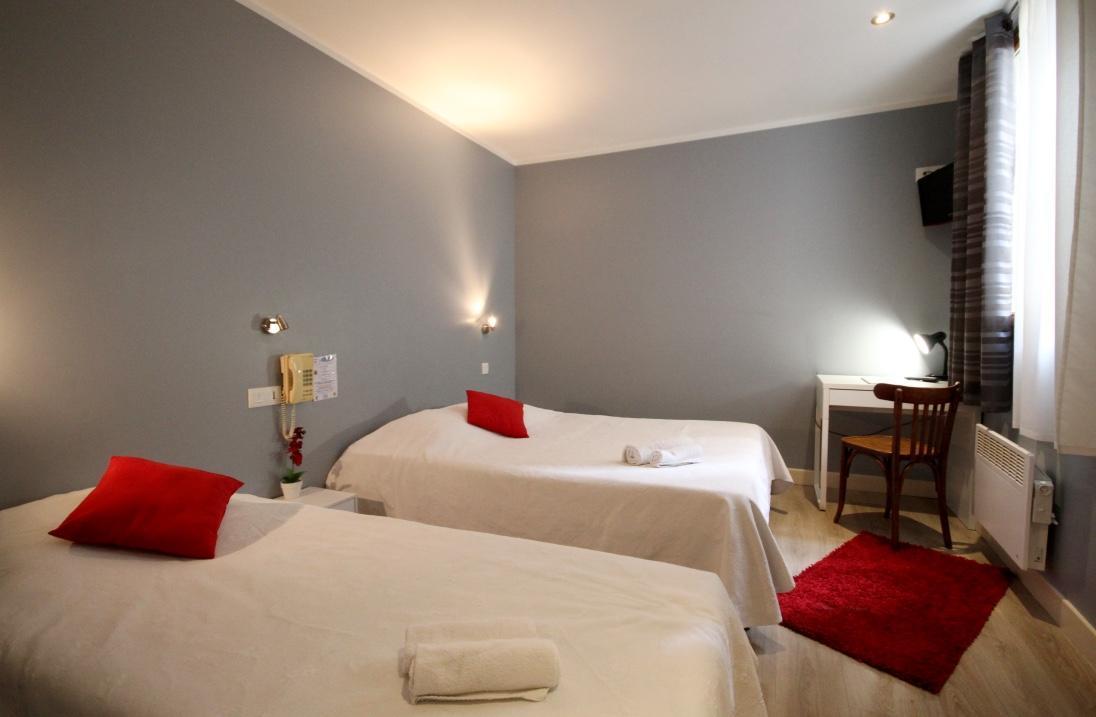 Hotel De L'Ours Coulommiers Zewnętrze zdjęcie